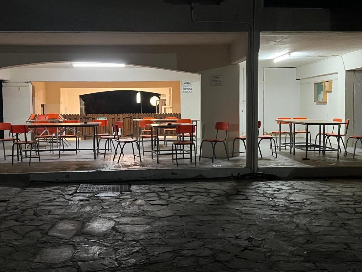 Taniandres Apartments Paralímni Eksteriør bilde