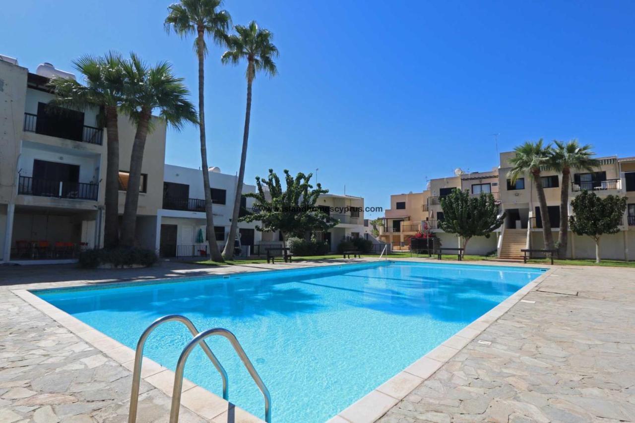 Taniandres Apartments Paralímni Eksteriør bilde
