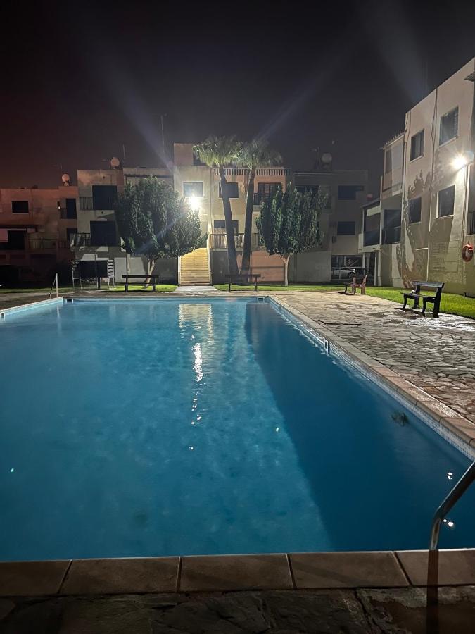 Taniandres Apartments Paralímni Eksteriør bilde