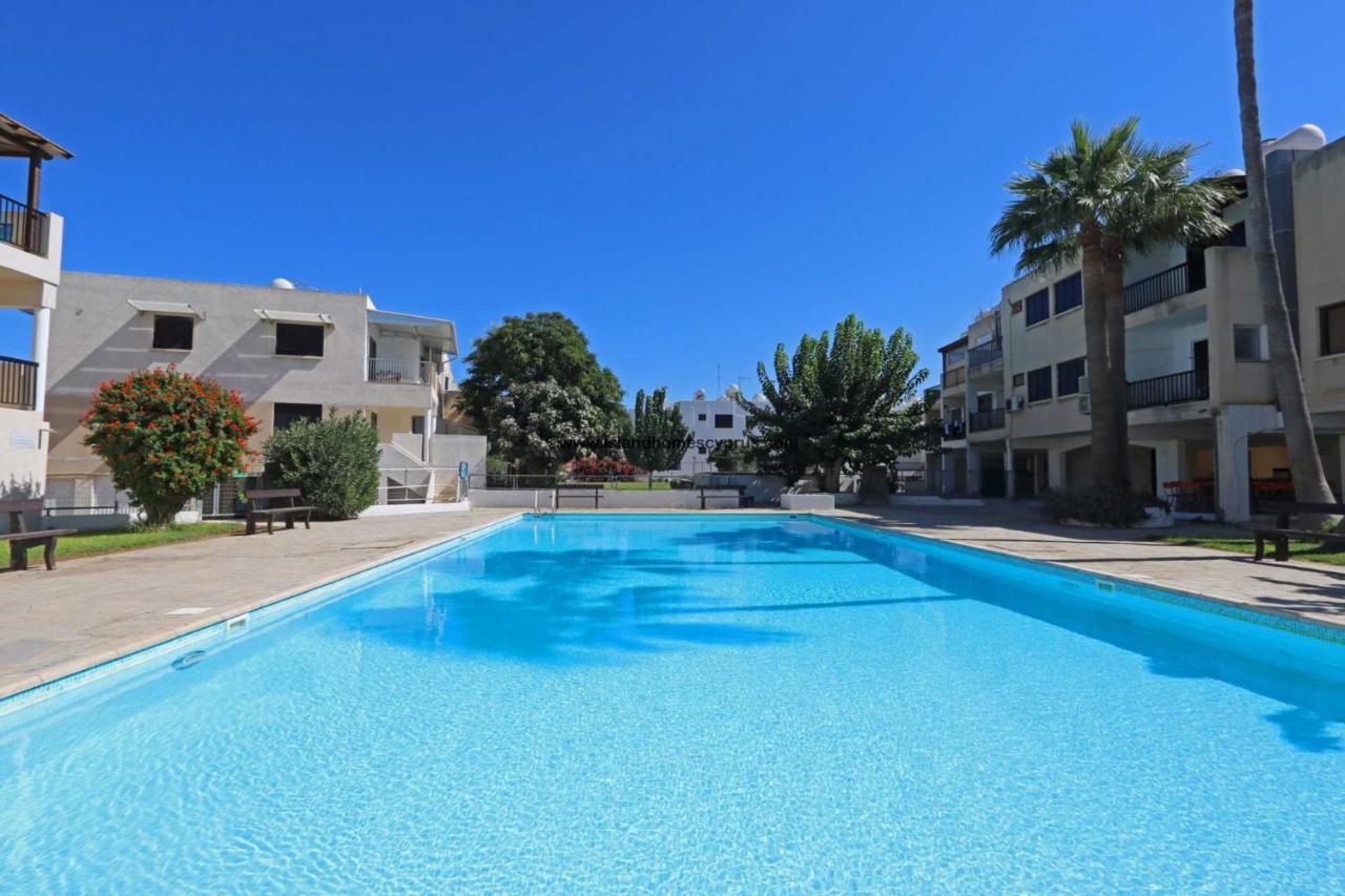 Taniandres Apartments Paralímni Eksteriør bilde