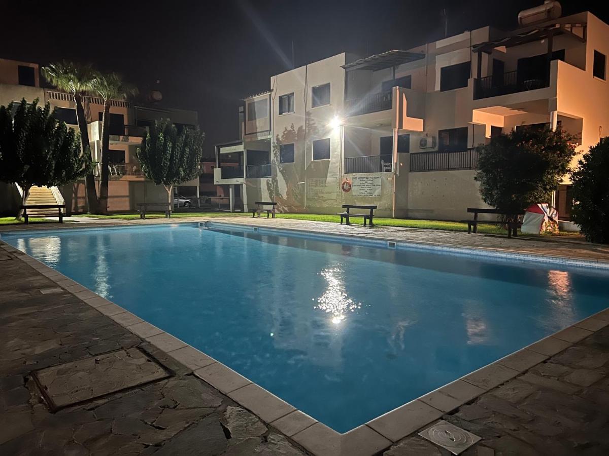 Taniandres Apartments Paralímni Eksteriør bilde