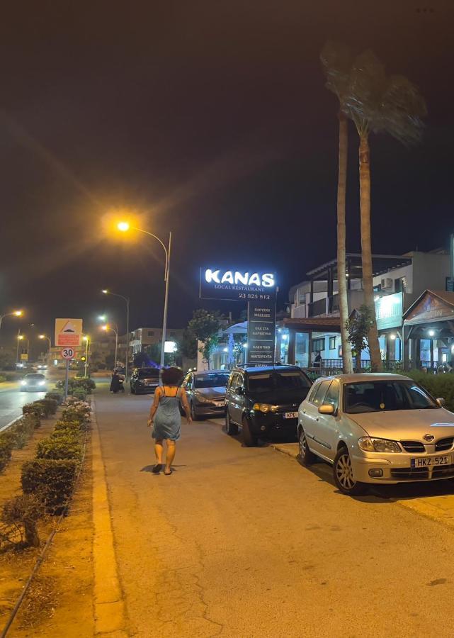 Taniandres Apartments Paralímni Eksteriør bilde