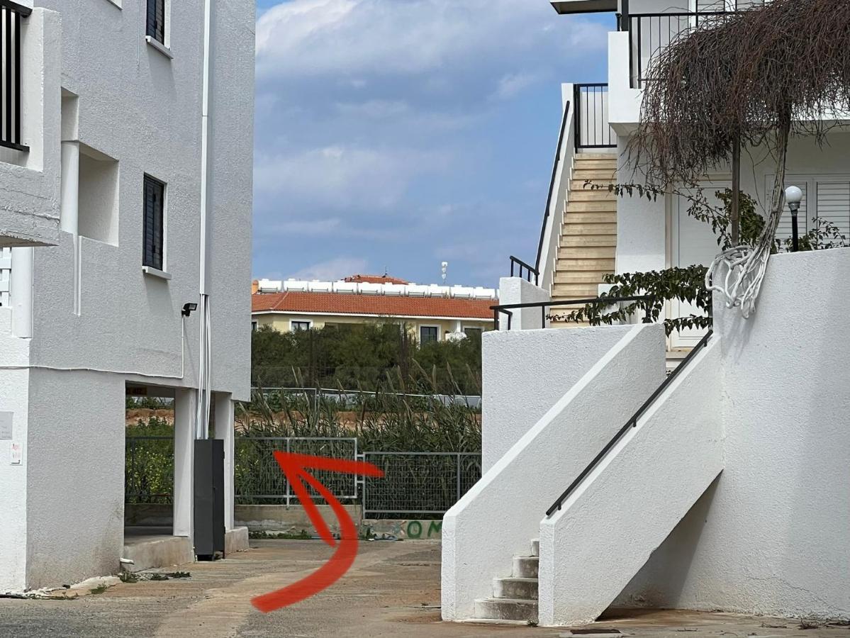 Taniandres Apartments Paralímni Eksteriør bilde