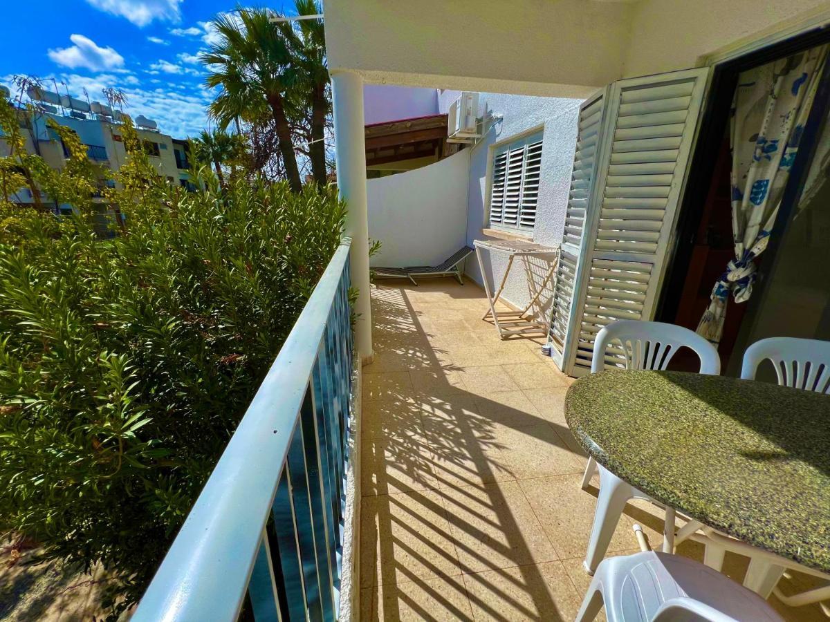 Taniandres Apartments Paralímni Eksteriør bilde