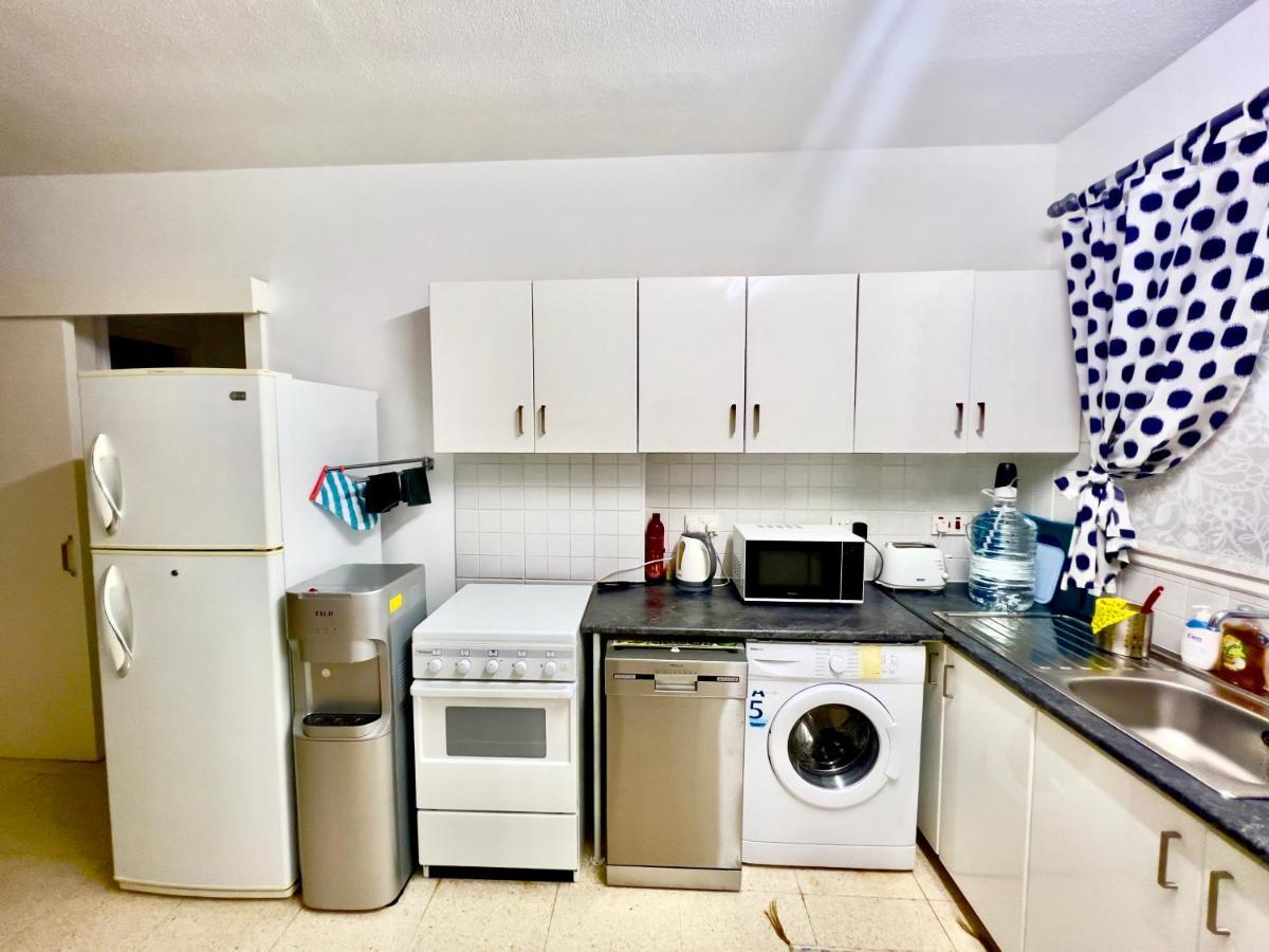 Taniandres Apartments Paralímni Eksteriør bilde